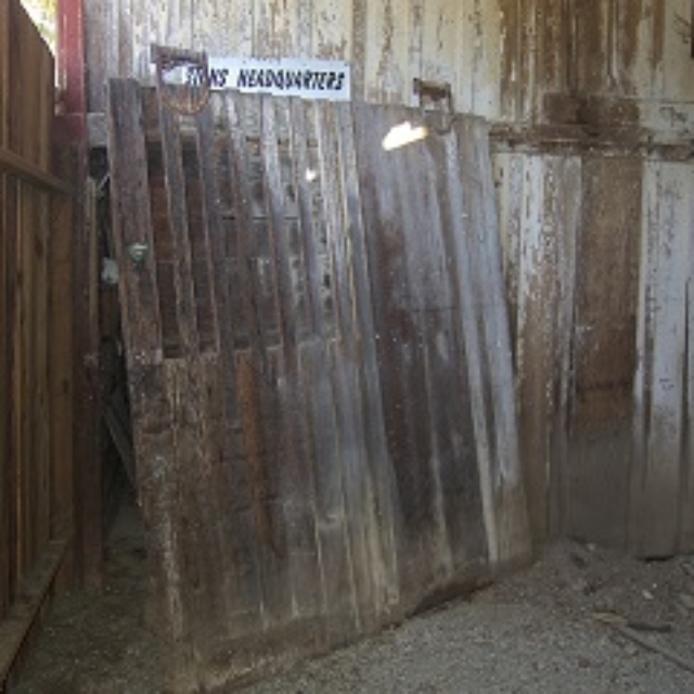 barn,wood,metal,door,sliding,track