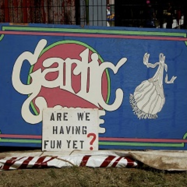 blue sign,garlic,fun